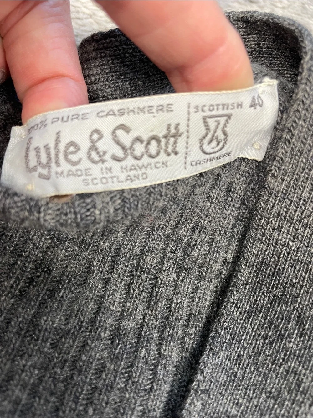 Vintage Lyle & Scott Scottish Cashmere Gray Cardigan Sweater Sz 40